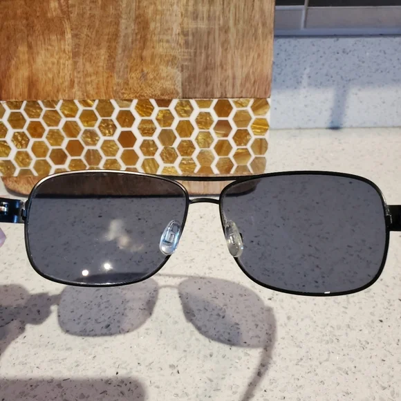 PiRanha Black Polarized Sunglasses Unisex Everyday Men Women Beach Swim Pool - Picture 9 of 10